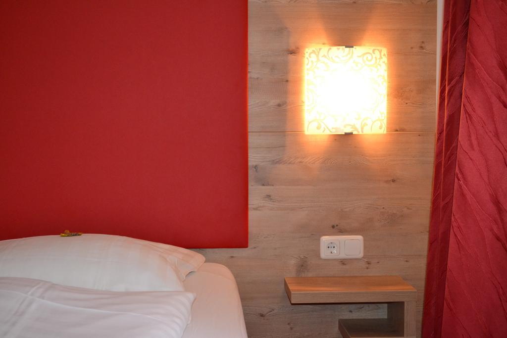 Hotel Minerva Garni Düsseldorf Extérieur photo