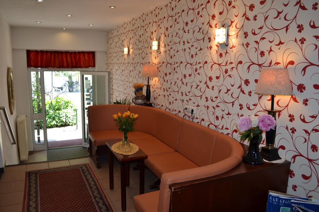 Hotel Minerva Garni Düsseldorf Extérieur photo