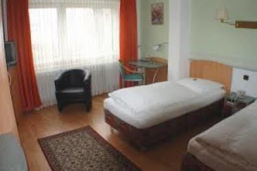 Hotel Minerva Garni Düsseldorf Extérieur photo